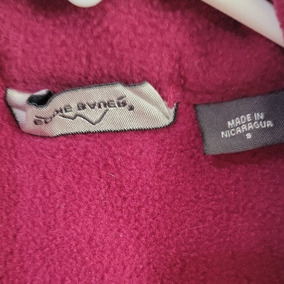 Eddie Bauer Women's Vest in Marooon - Picture 3 of 5